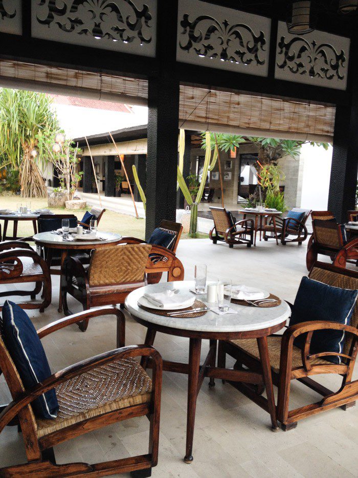 The dining area in Renadi Villas