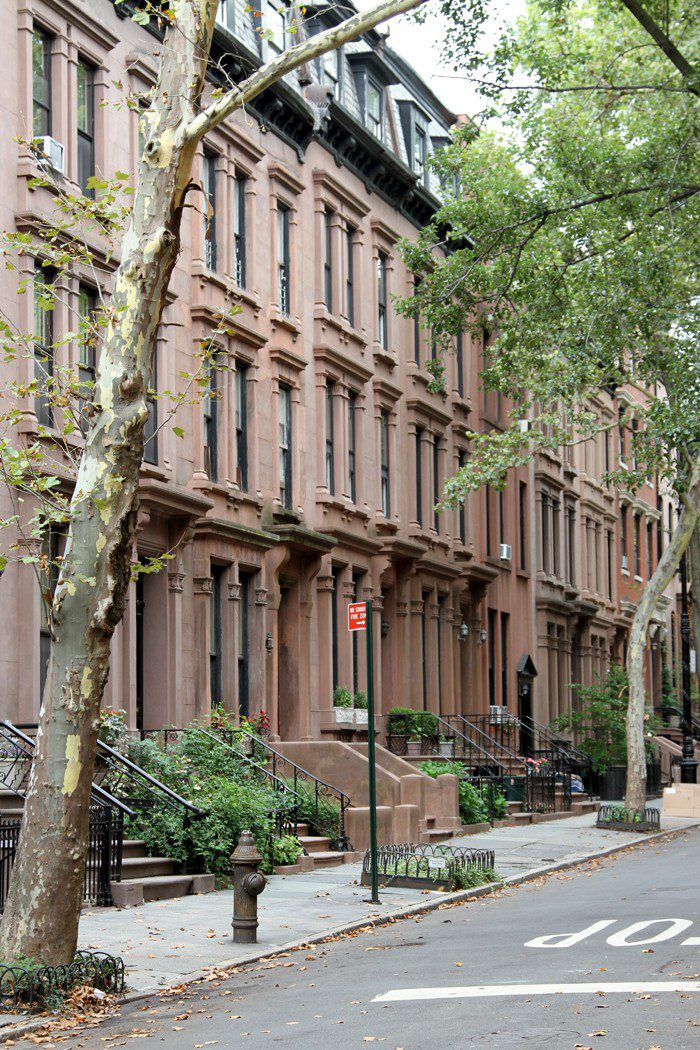 SEVEN-five-things-bk-heights-brownstones