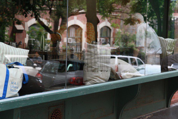 THREE-five-things-bk-heights-river-deli-windows